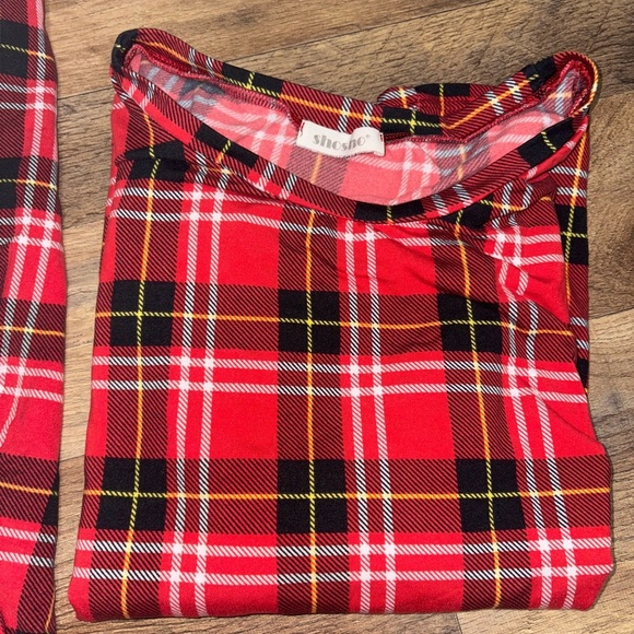 β¨ Shosho Red Plaid Pajama Set β¨ - Picture 3 of 7